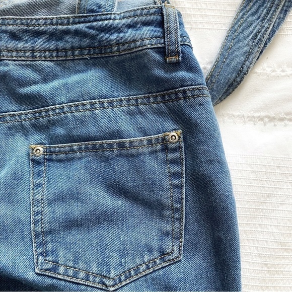 BOOHOO DISTRESSED DENIM JEANS OVERALL - 4 - Picture 9 of 9